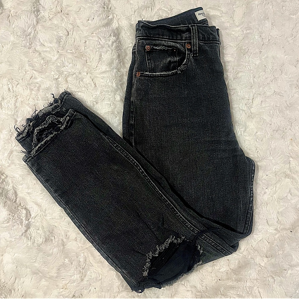 Abercrombie & Fitch The Ankle Straight Ultra High Rise Jeans in Distressed Black - Picture 11 of 16